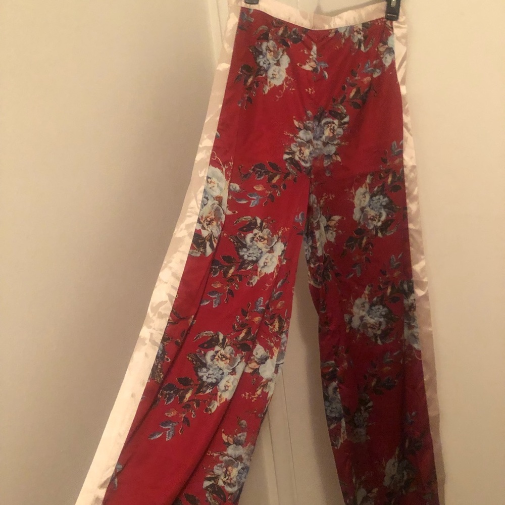 PrettyLittleThing Satin Floral Pants